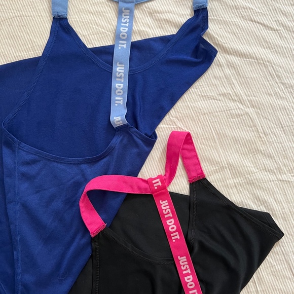 Lot of 2 Nike Elastic Just Do It Workout Racerback Tanks Women's Size Small - Picture 4 of 4
